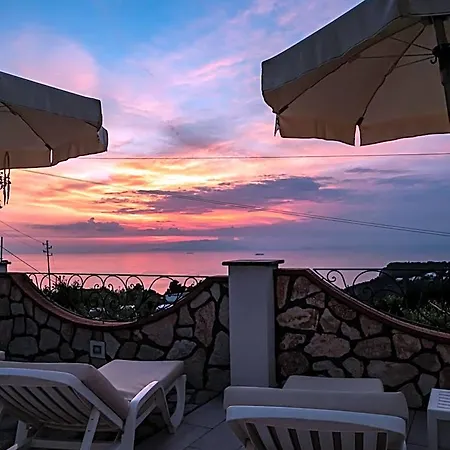 Alojamento de Acomodação e Pequeno-almoço Casa Astra 4*