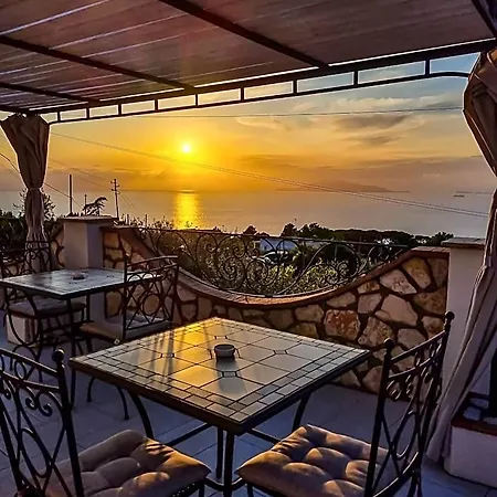 Alojamento de Acomodação e Pequeno-almoço Casa Astra 4*