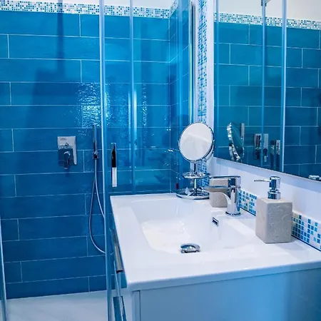 Couette-café Casa Astra 4*